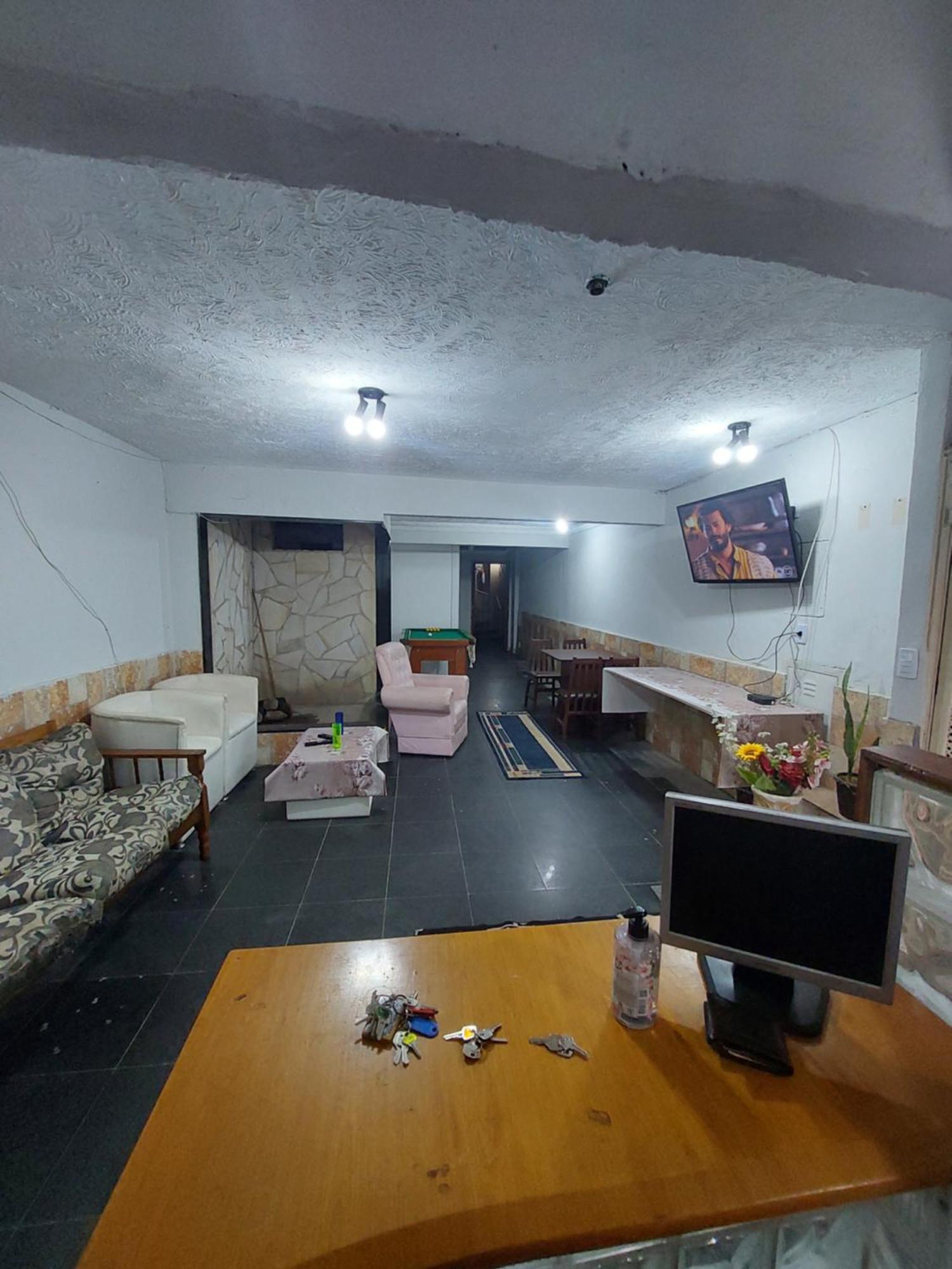 Bom E Familiar Hostal *