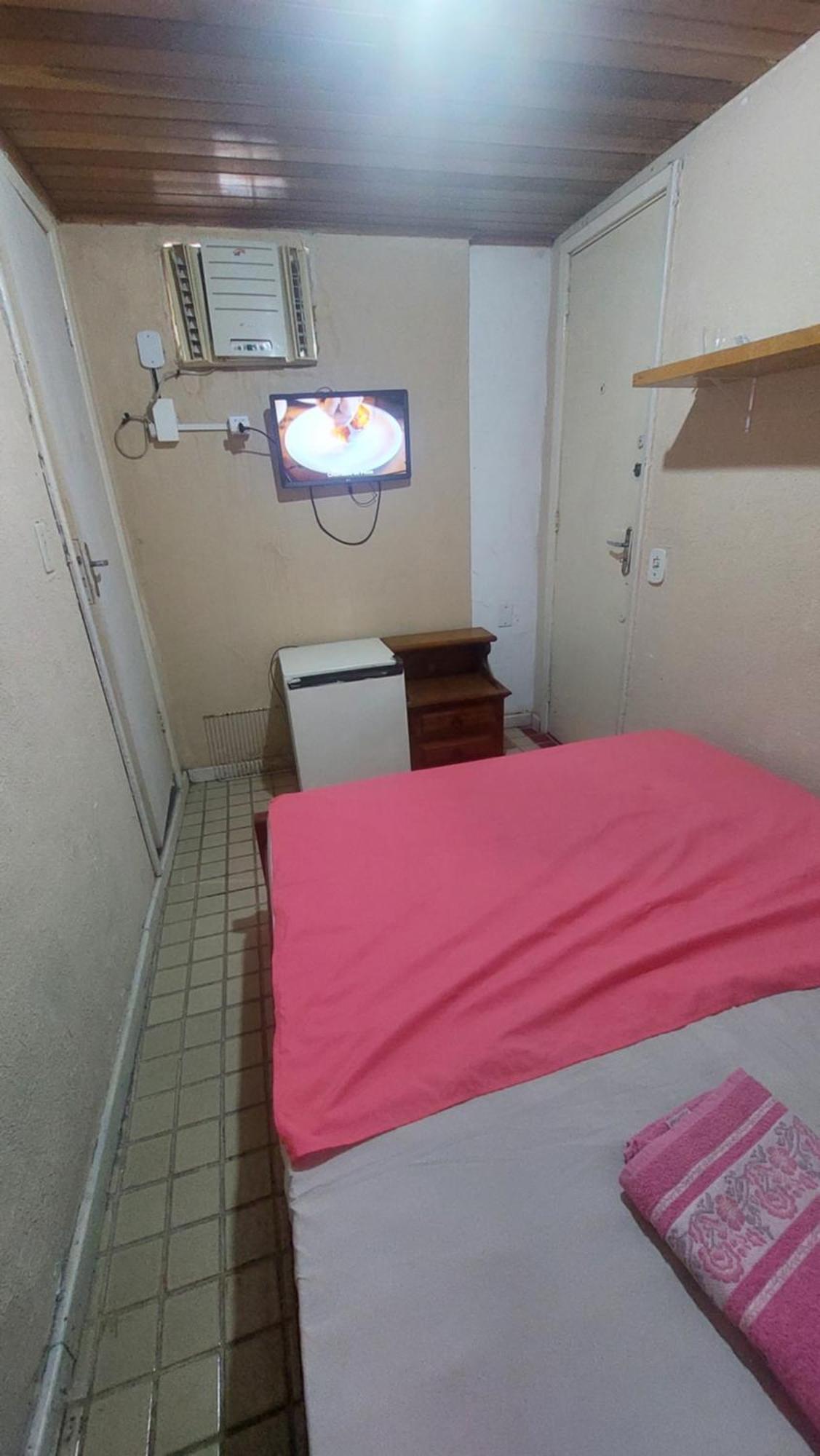 Bom E Familiar Hostal *